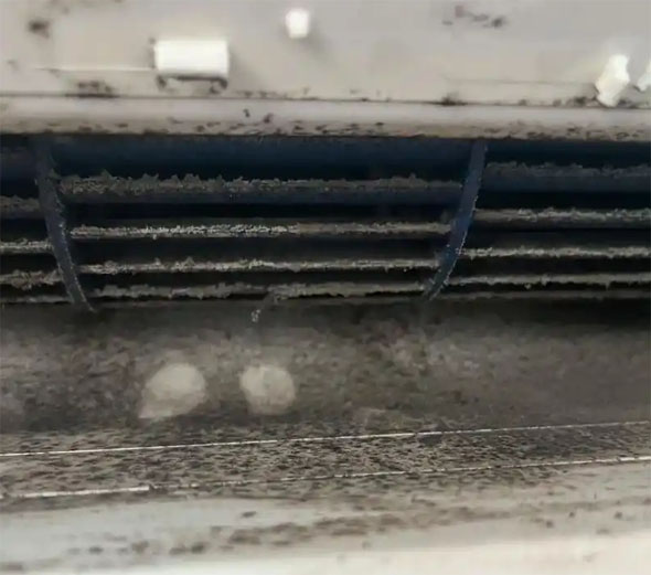 思茅空调吹的风有股烧焦味是怎么回事